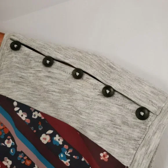 Maurices Women's Floral Multi-Print Sleeveless V-Neck Top Heather Gray/Red Large - Picture 7 of 12